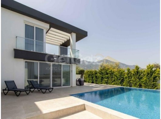 Girne Çatalköy'de Satılık 4+1 Villa - Özel Havuz ve Otopark ile Hayalinizdeki Evi Bulun!