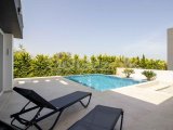 Girne Çatalköy'de Satılık 4+1 Villa - Özel Havuz ve Otopark ile Hayalinizdeki Evi Bulun!