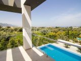 Girne Çatalköy'de Satılık 4+1 Villa - Özel Havuz ve Otopark ile Hayalinizdeki Evi Bulun!
