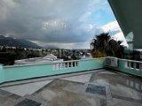 Girne Çatalköy'de satılık 4+1 lüks özel villa