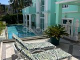 Girne Çatalköy'de satılık 4+1 lüks özel villa
