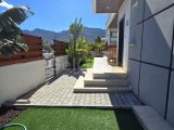 Girne Çatalköy'de satılık 4+1 özel havuzlu villa