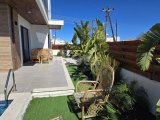 Girne Çatalköy'de satılık 4+1 özel havuzlu villa