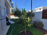 Girne Çatalköy'de satılık 4+1 özel havuzlu villa