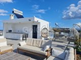 Girne Çatalköy'de satılık 4+1 özel havuzlu villa