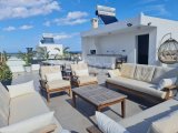 Girne Çatalköy'de satılık 4+1 özel havuzlu villa