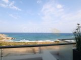 Girne Esentepe'de Deniz Manzaralı Satılık 3+1 Daire