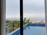 Girne Esentepe'de Deniz ve Dağ Manzaralı Şık Villa!