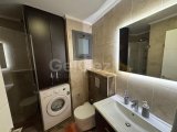 Girne Merkez'de havuzlu sitede satılık 2+1 daire
