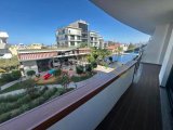 Girne Merkez'de havuzlu sitede satılık 2+1 daire