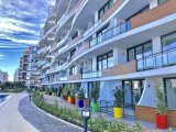 Girne Merkez'de havuzlu sitede satılık 2+1 daire