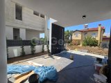 Girne Alsancak'ta Merit Oteller bölgesinde modern villa