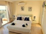 Muhteşem deniz ve dağ manzaralı, havuzlu 3+1 villa