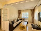 Karşıyaka bölgesinde satılık geniş arazili (2246 m2)villa!!