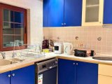 Karşıyaka bölgesinde satılık geniş arazili (2246 m2)villa!!