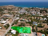 Karşıyaka bölgesinde satılık geniş arazili (2246 m2)villa!!