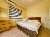 Karşıyaka bölgesinde satılık geniş arazili (2246 m2)villa!!