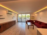 Havuzlu sitede satılık geniş 1+1 daire