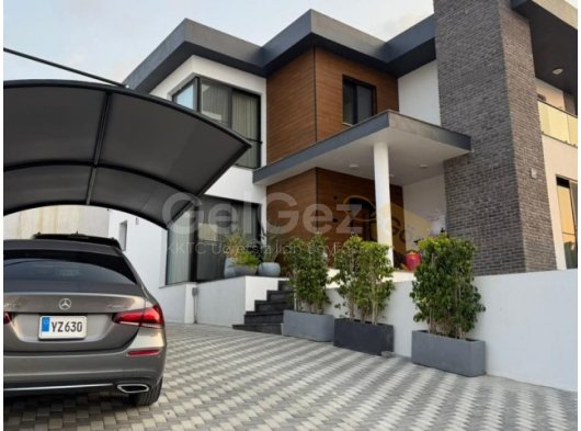 Girne Zeytinlik'te 4+1 Satılık Villa