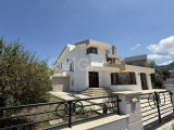 Girne Zeytinlik'te Eşsiz 4+1 Girne Merkeze çok yakın Villa