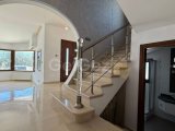 Girne Zeytinlik'te Eşsiz 4+1 Girne Merkeze çok yakın Villa