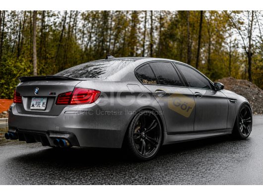 BMW F10 PSM Spoiler Parlak