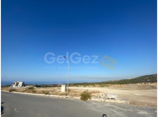 Girne Çatalköy'de satılık 2 adet arsa