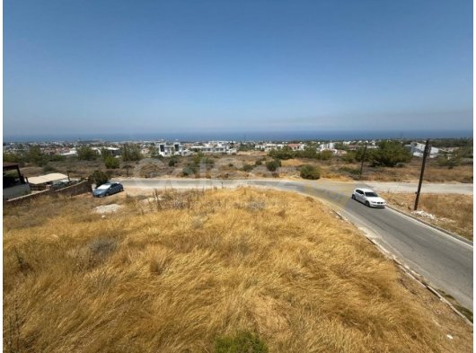 Girne Çatalköy'de satılık arsa