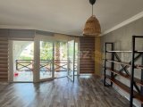 Girne Merkez’de Havuzlu sitede 3 + 1 kiralık daire