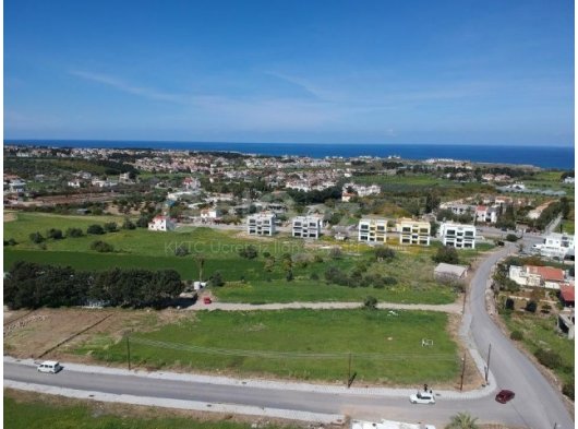 Girne/karsıyakada satılık son 2 adet arsa
