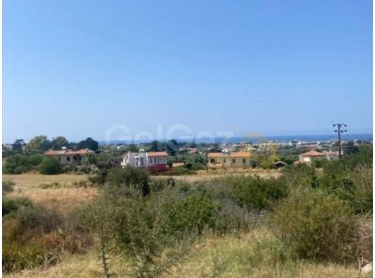 Girne/Karşıyaka'da satılık 15 dönüm 2 evlek arazi