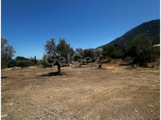 Girne/Lapta’da satılık 1600m2 arsa