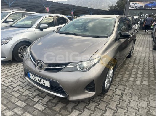 Toyota Auris (2012)