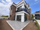 Denıze 300 Metre Mesafede 2 Banyolu Satılık 2+1 Daıreler