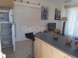 Girne/Arapköy'de satılık 2+1 havuzlu site içerisinde daire