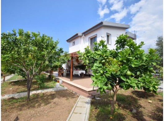 Girne / Arapköy'de satılık 3+1 muhtesem konumda villa