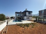 Girne/Çatalköy’de satılık 4+1 özel havuzlu lüks villa