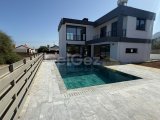 Girne/Çatalköy’de satılık 4+1 özel havuzlu lüks villa