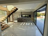 Girne/Çatalköy’de satılık 4+1 özel havuzlu lüks villa