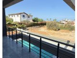 Girne/Çatalköy’de satılık 4+1 özel havuzlu lüks villa