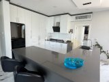 Girne/Çatalköyde satılık 6+2 özel havuzlu villa