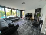 Girne/Çatalköyde satılık 6+2 özel havuzlu villa
