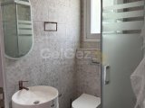 Girne/Çatalköyde dağ ve önü kapanmaz deniz manzaralı 9+2 satılık villa