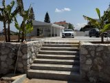 Girne/Çatalköyde dağ ve önü kapanmaz deniz manzaralı 9+2 satılık villa