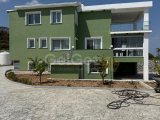 Girne/Çatalköyde dağ ve önü kapanmaz deniz manzaralı 9+2 satılık villa