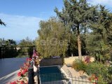 Girne/Edremitte satılık 3+1 özel havuzlu villa