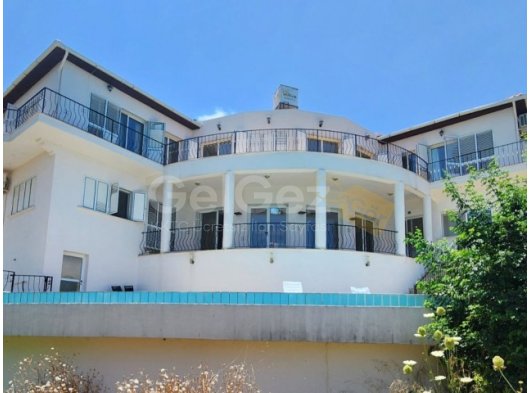Girne Edremit'te 4+1 Özel Havuzlu Satılık Villa