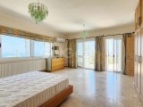 Girne Edremit'te 4+1 Özel Havuzlu Satılık Villa