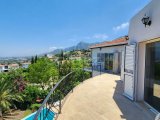 Girne Edremit'te 4+1 Özel Havuzlu Satılık Villa