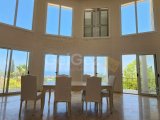 Girne Edremit'te 4+1 Özel Havuzlu Satılık Villa